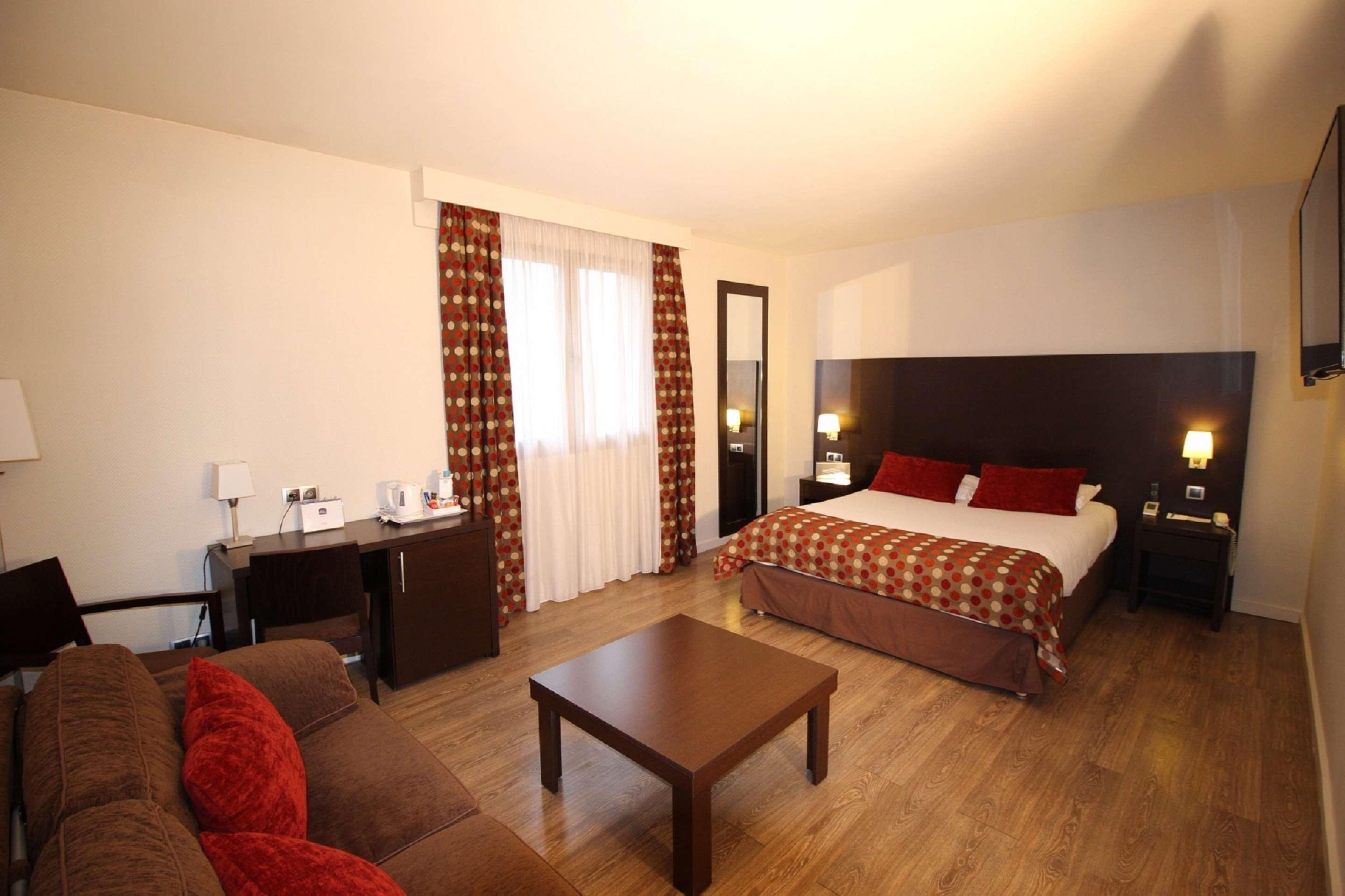 Western Des Barolles - Lyon Sud Hotel 3*