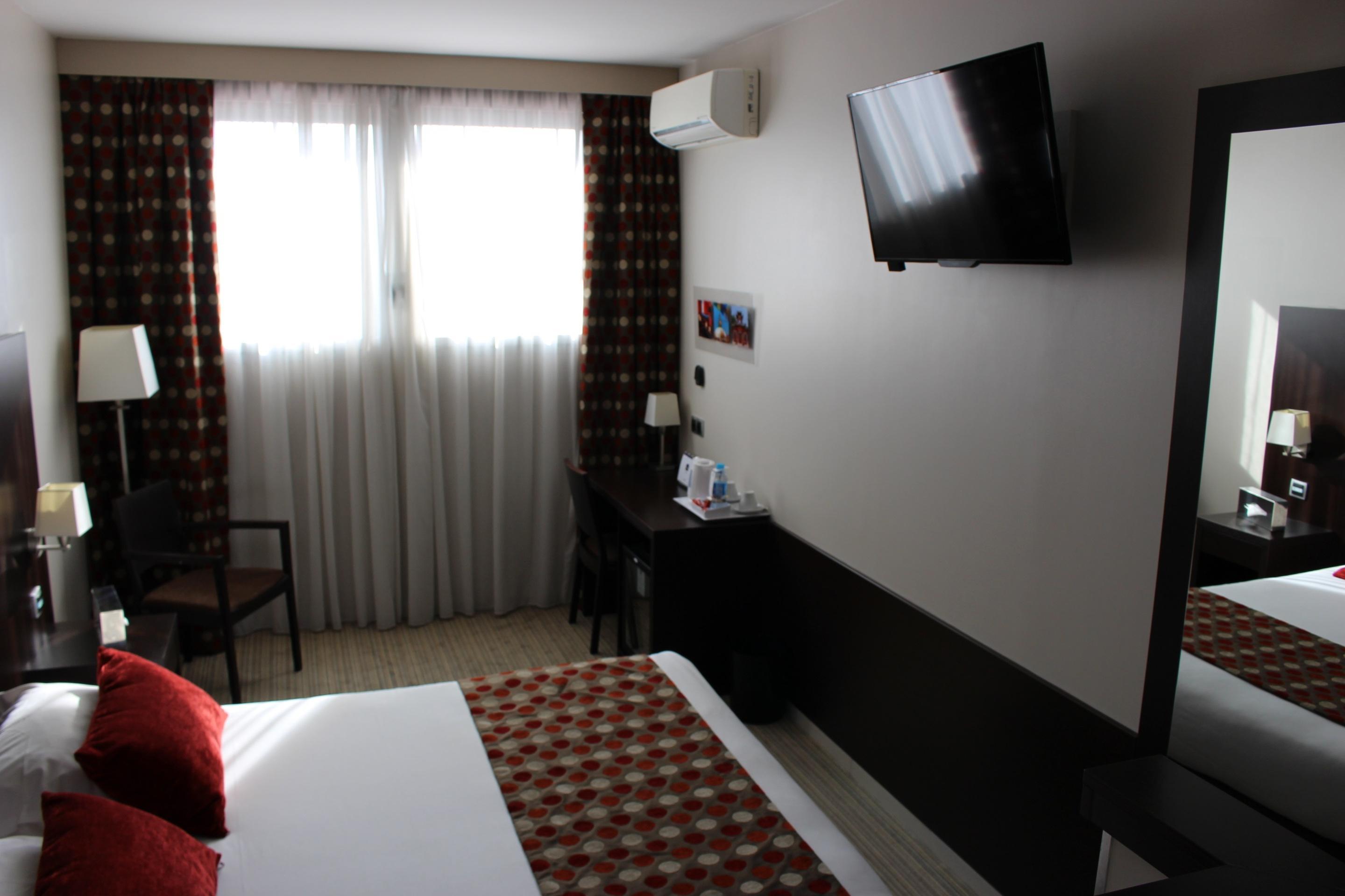 Western Des Barolles - Lyon Sud Hotel