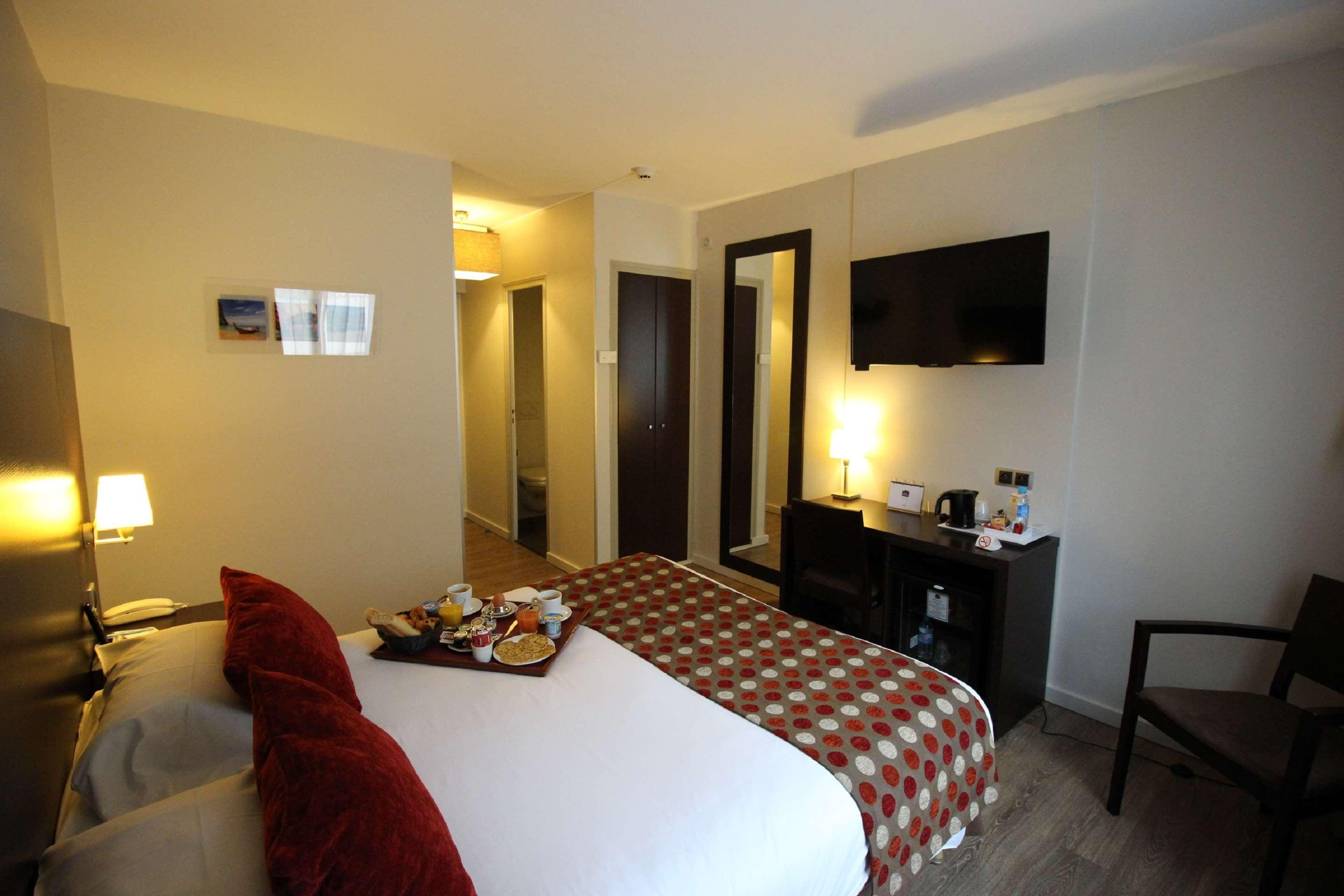 Hotel Western Des Barolles - Lyon Sud 3*