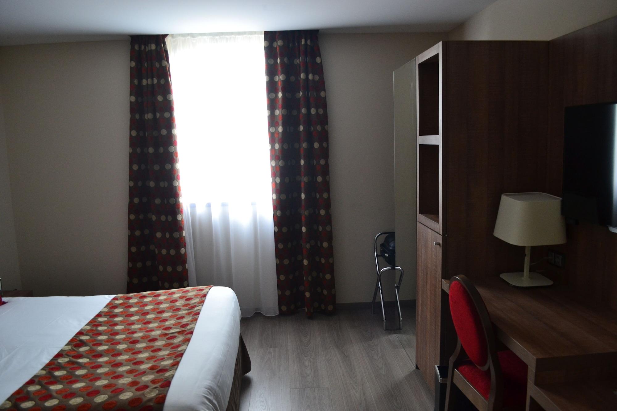 Western Des Barolles - Lyon Sud Hotel