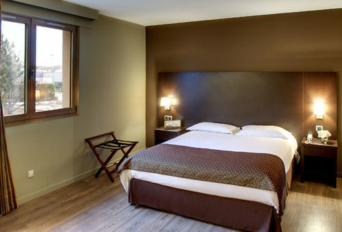 Western Des Barolles - Lyon Sud Hotel 3*