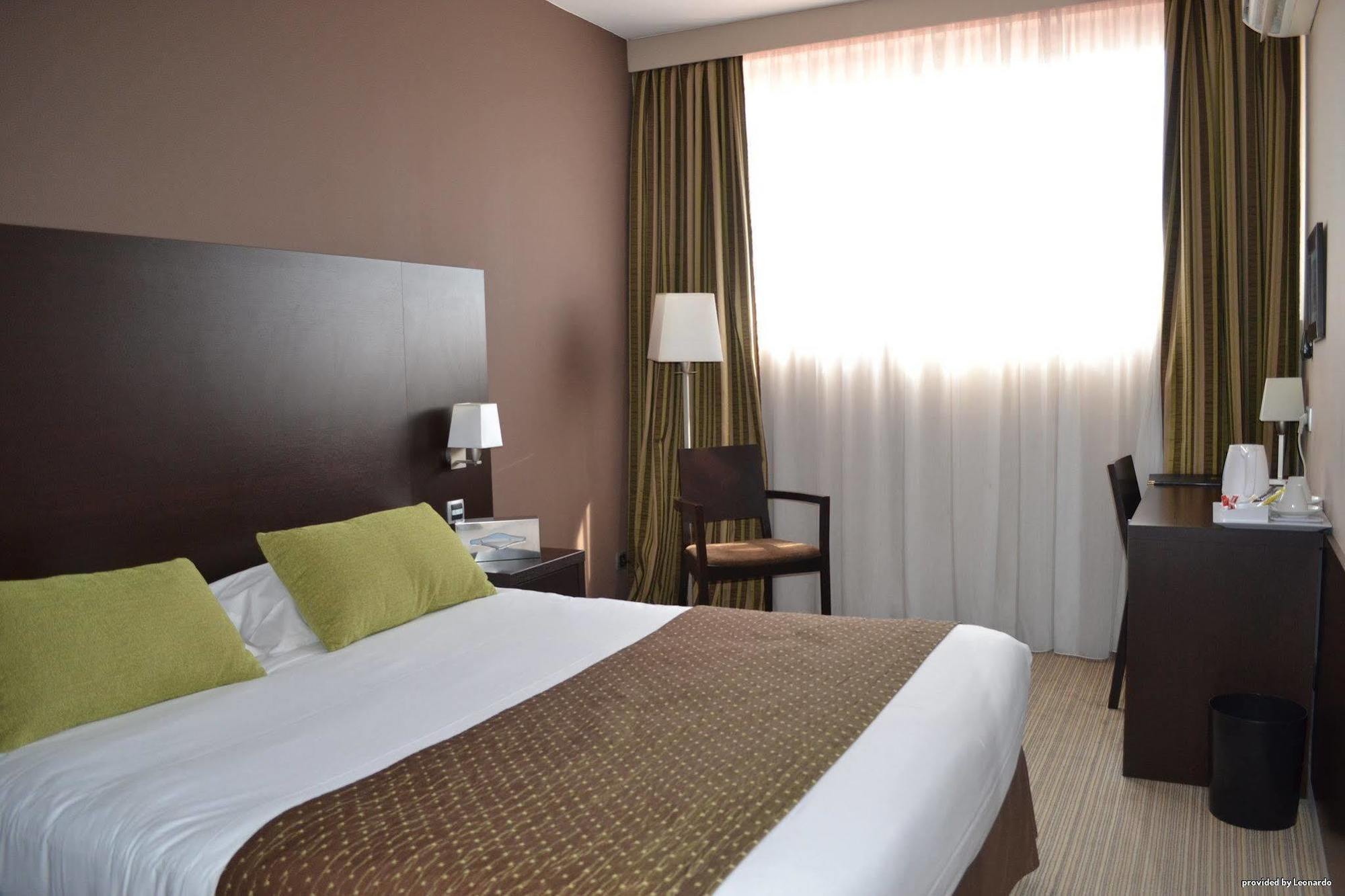 Western Des Barolles - Lyon Sud 3*
