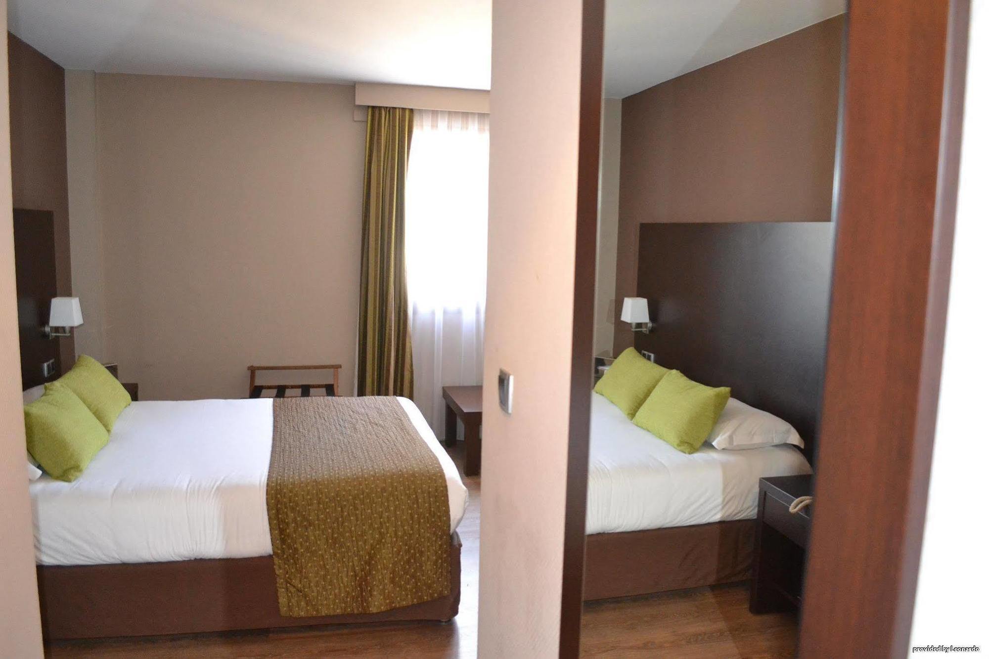 Western Des Barolles - Lyon Sud Hotel 3*