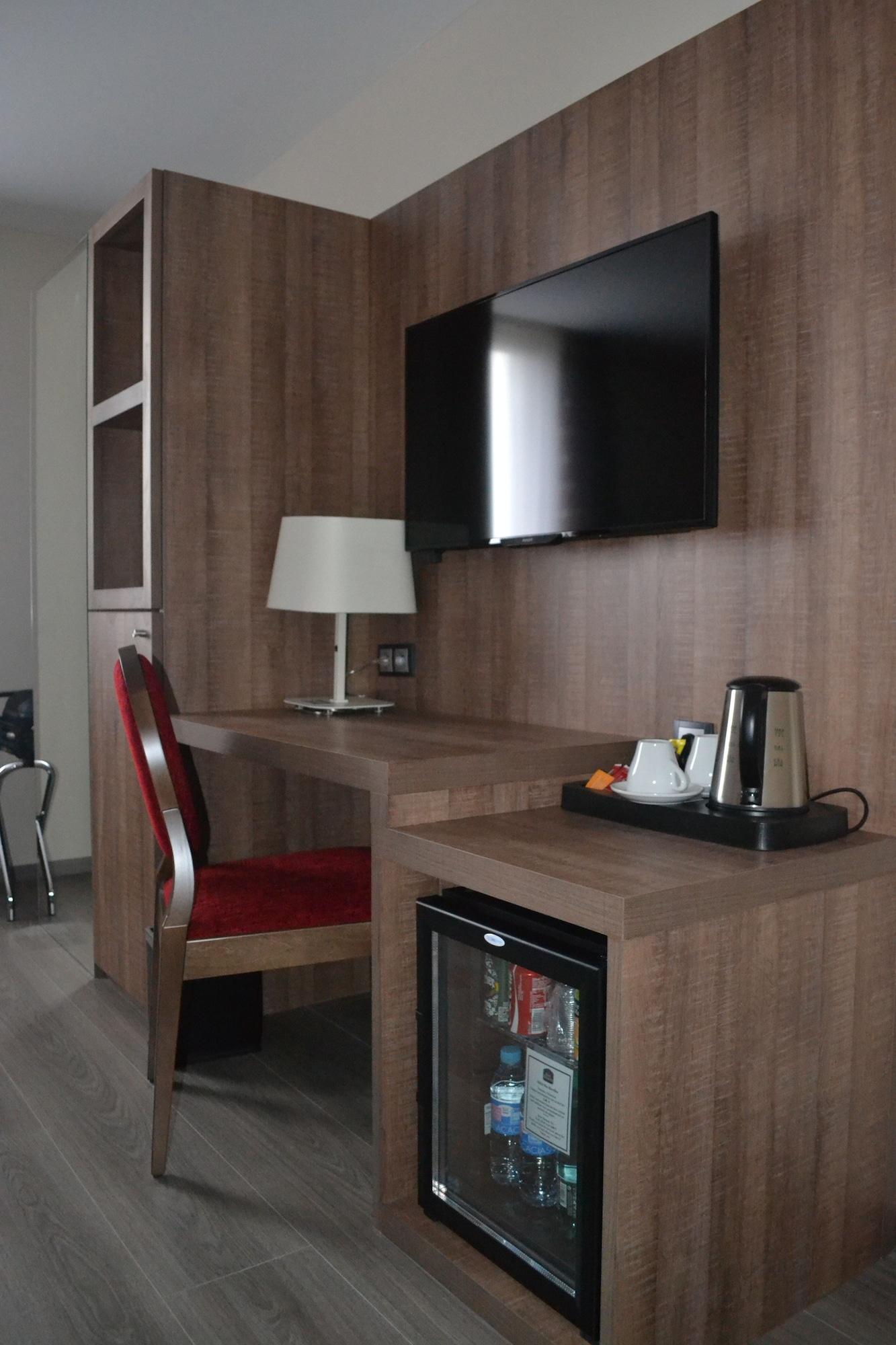 Western Des Barolles - Lyon Sud Hotel 3*